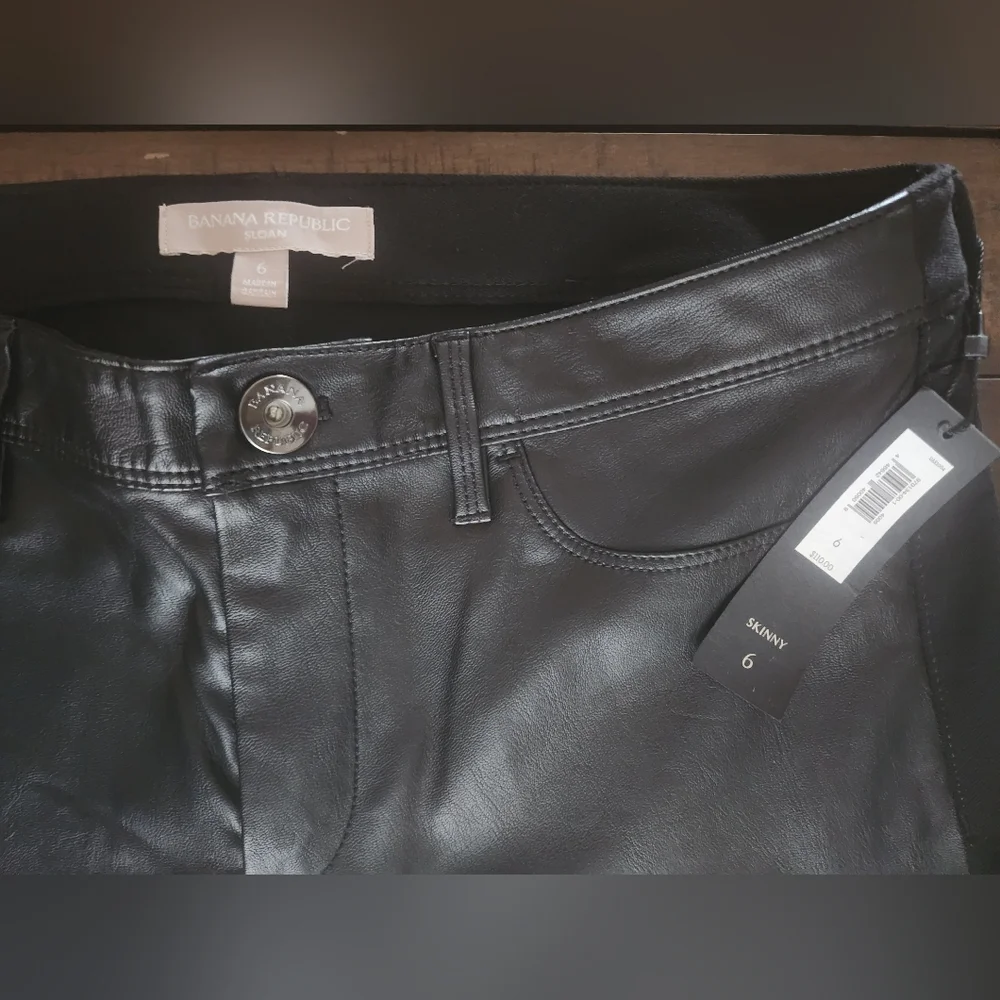 Banana Republic sleek black